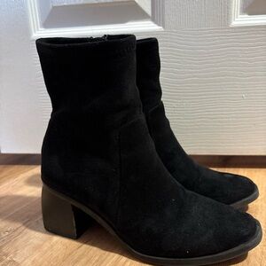 Anne Klein Black Heeled Boots